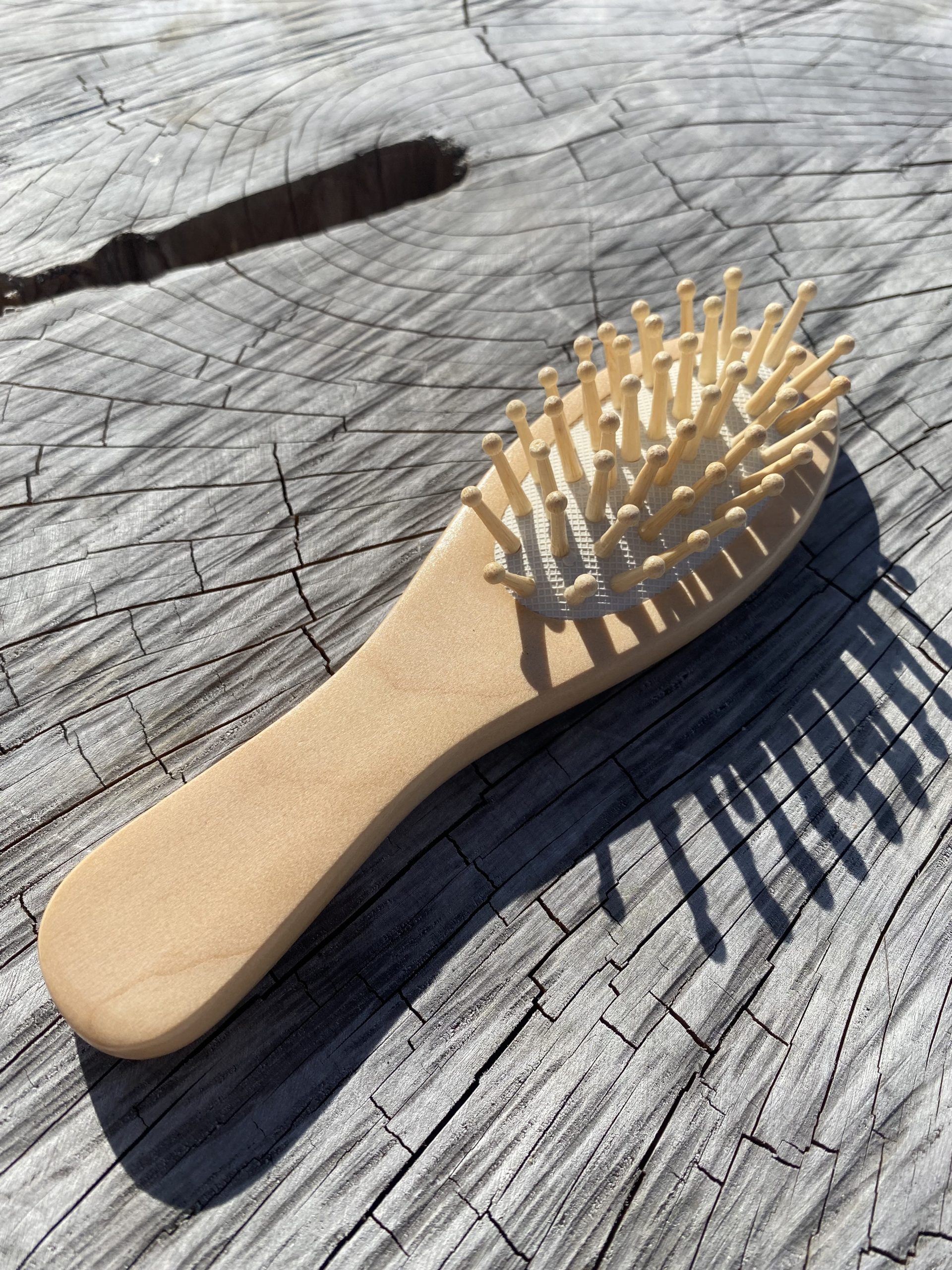 Cepillo de Pelo en Bambú que estimula el crecimiento, no genera